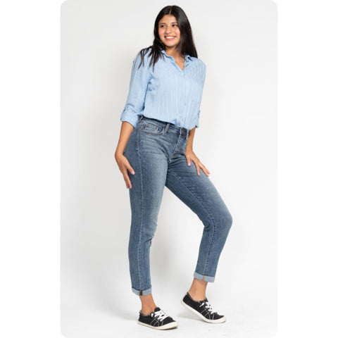 Judy Blue “Cozy Days” High Rise Bleach Splash Boyfriend Jeans