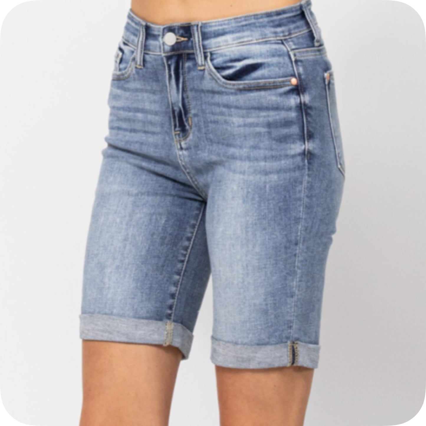 JUDY BLUE Cuffed Bermuda Shorts
