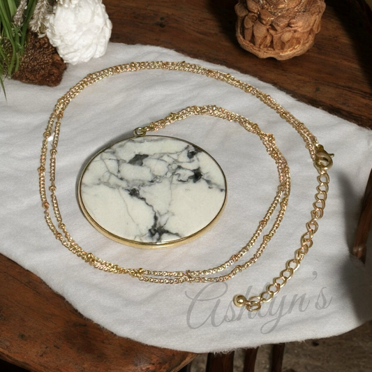 Casually Classy Marble Disc Sweater Gold Necklace
