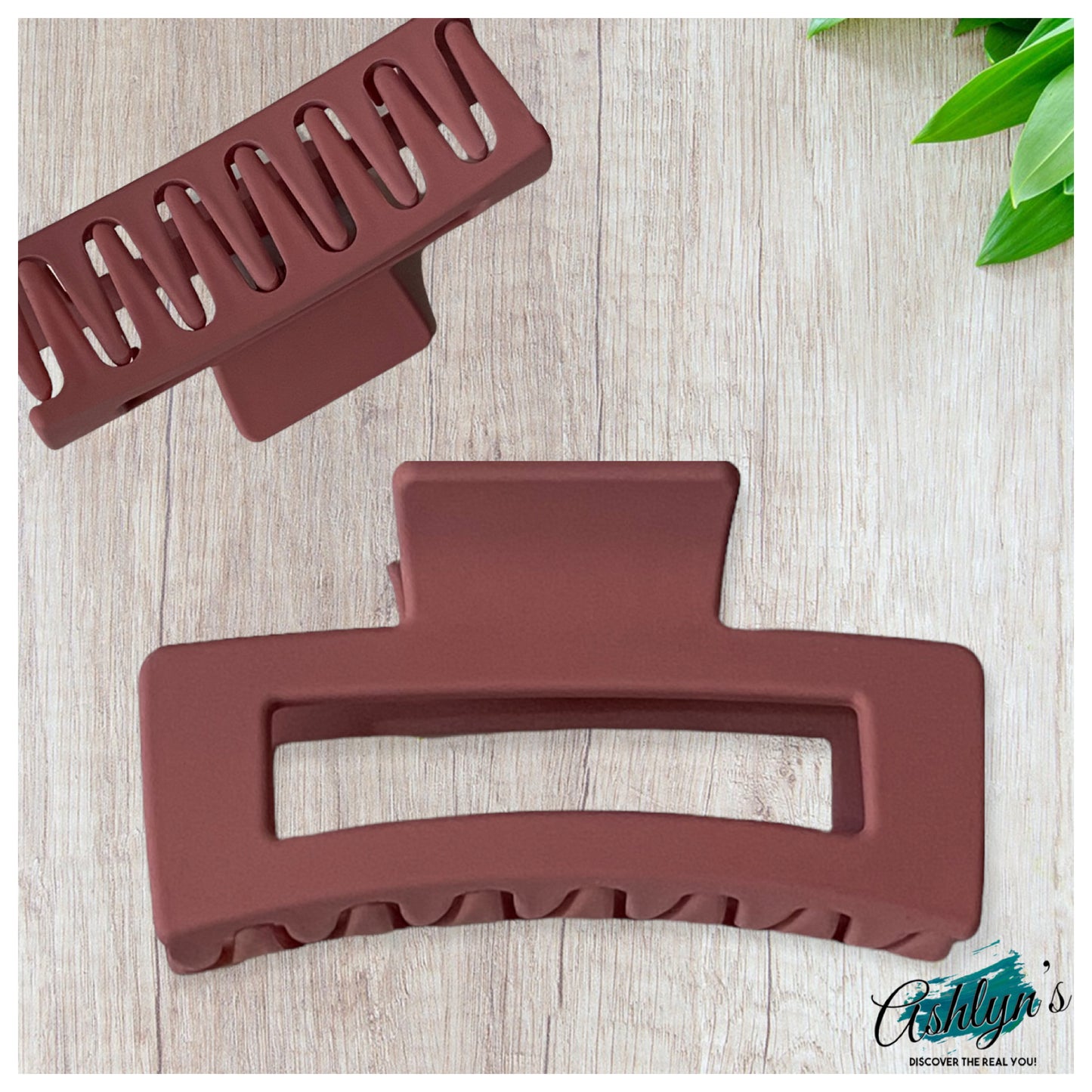 Ashlyn’s Matte Large Hair Claw-Clip