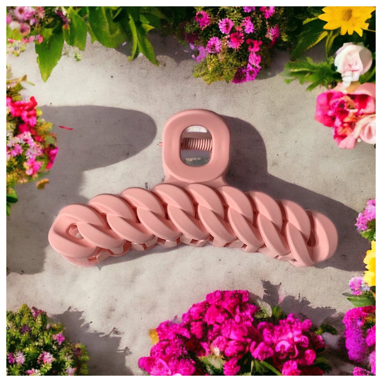 Ashlyn’s Keeping it Tight Twist Design Jumbo Hair Claws-Clips