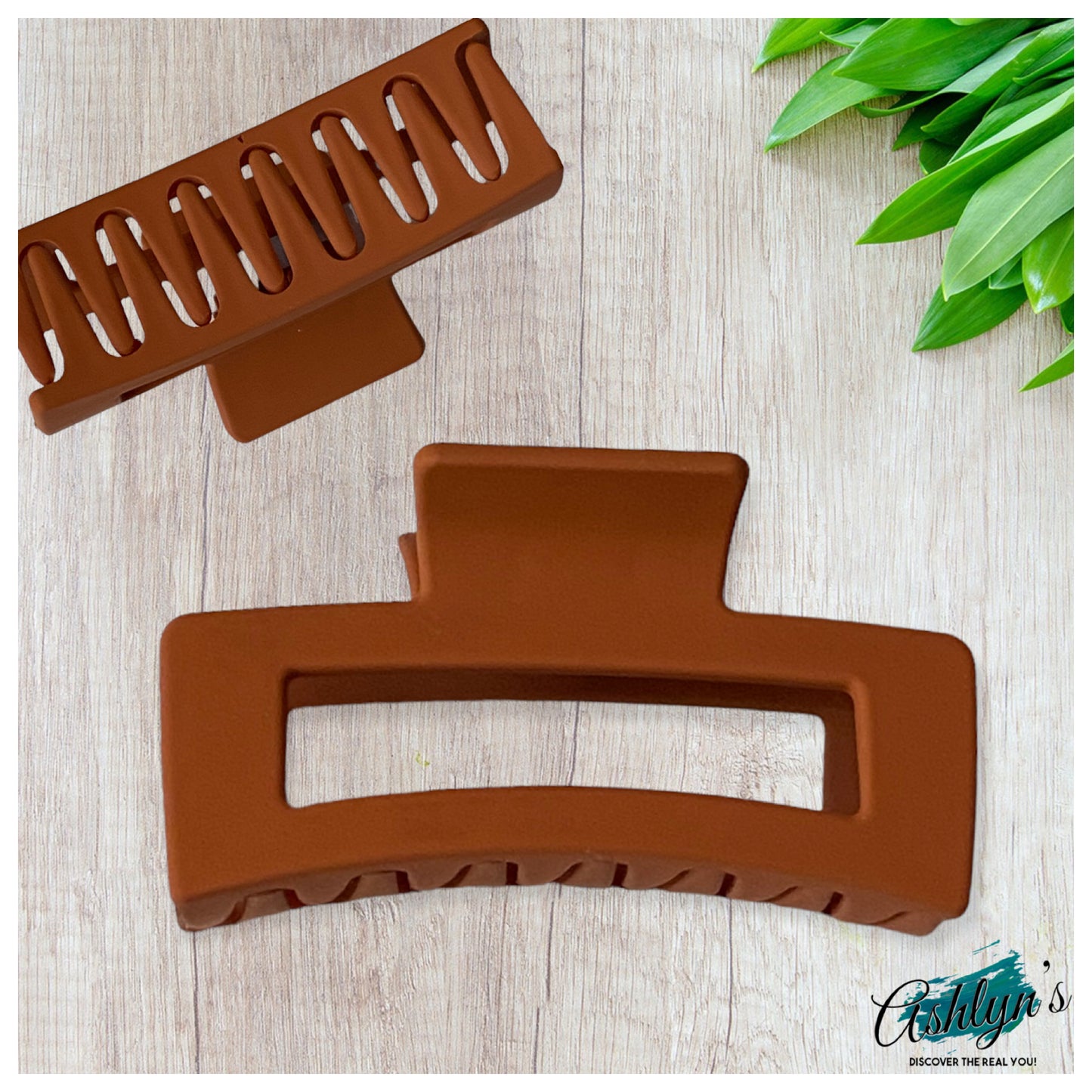 Ashlyn’s Matte Large Hair Claw-Clip
