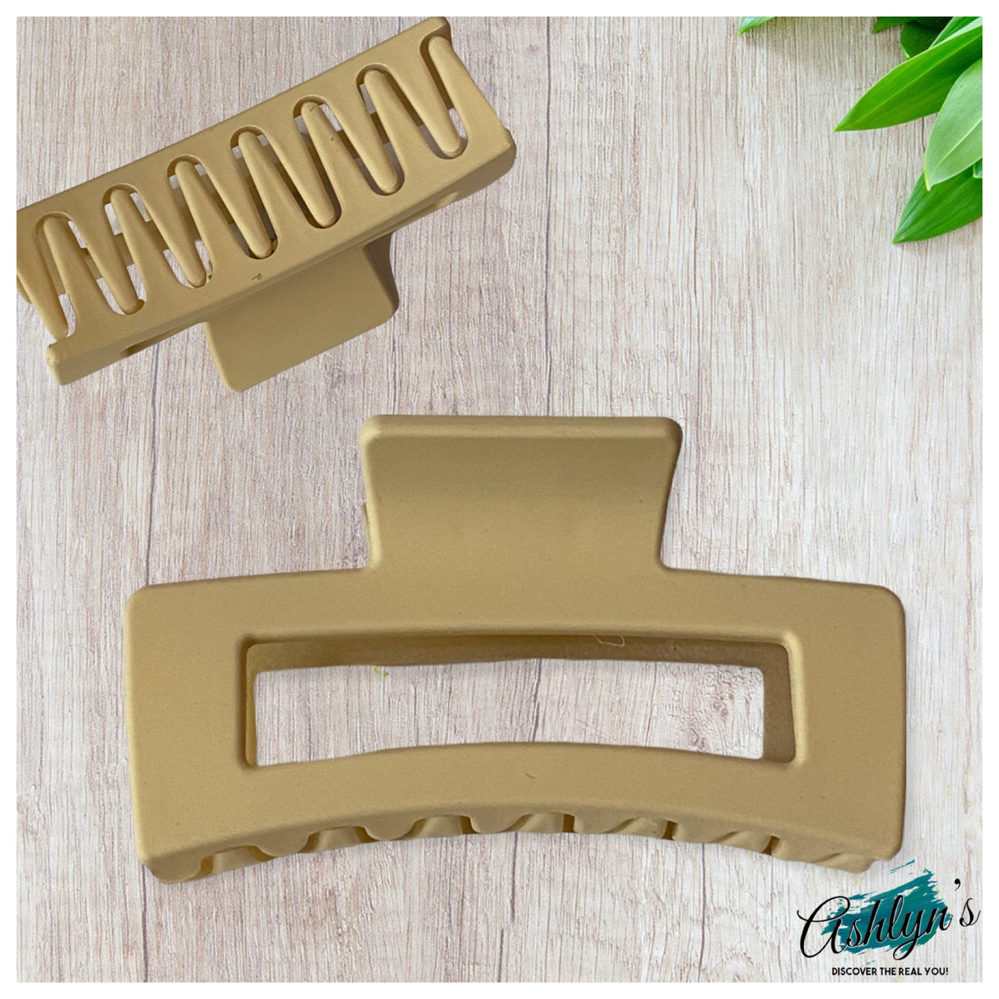 Ashlyn’s Matte Large Hair Claw-Clip