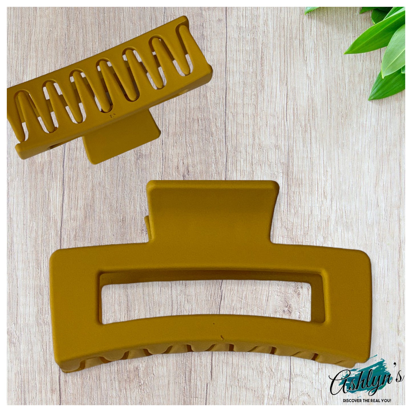 Ashlyn’s Matte Large Hair Claw-Clip