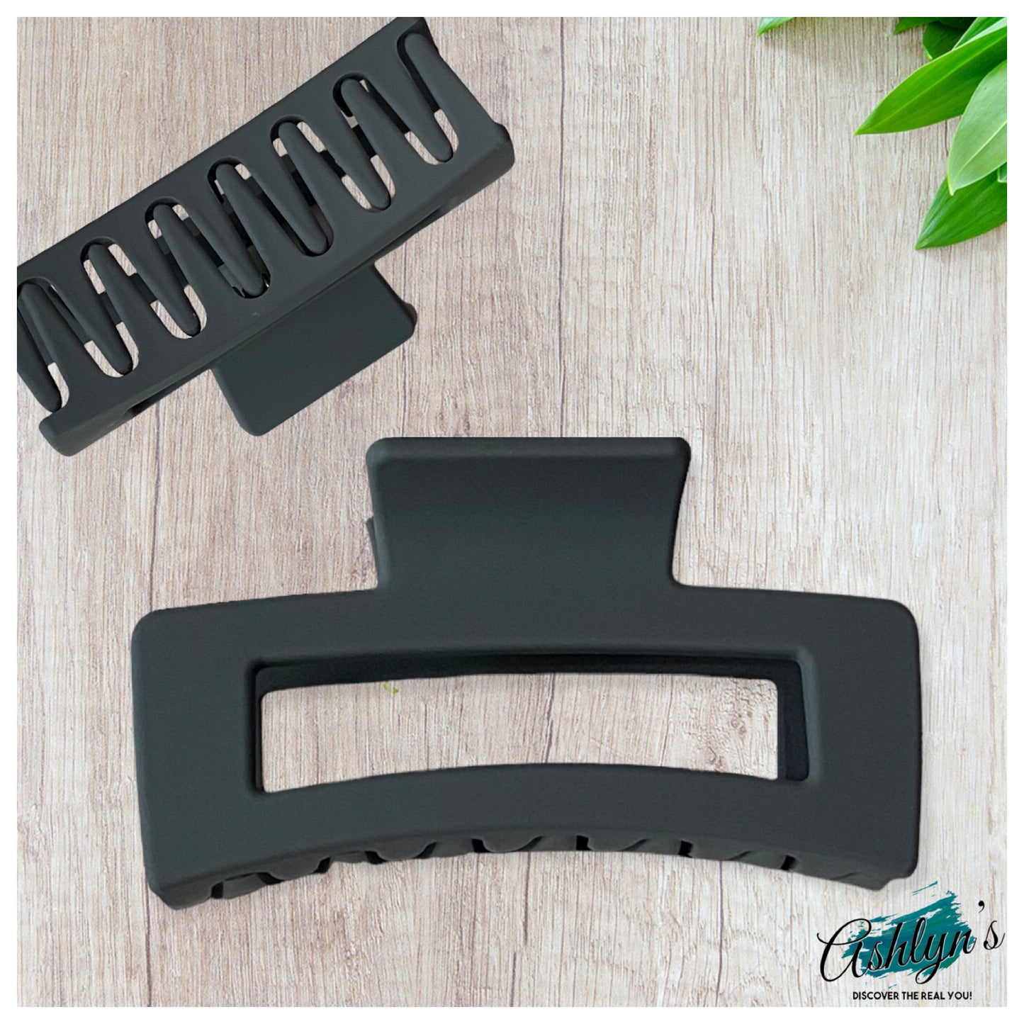 Ashlyn’s Matte Large Hair Claw-Clip
