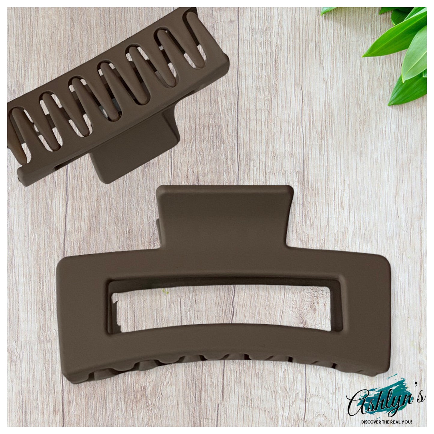 Ashlyn’s Matte Large Hair Claw-Clip